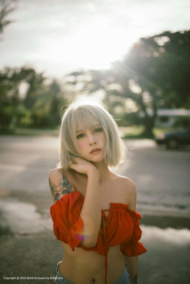 年级的瑜伽老师的二